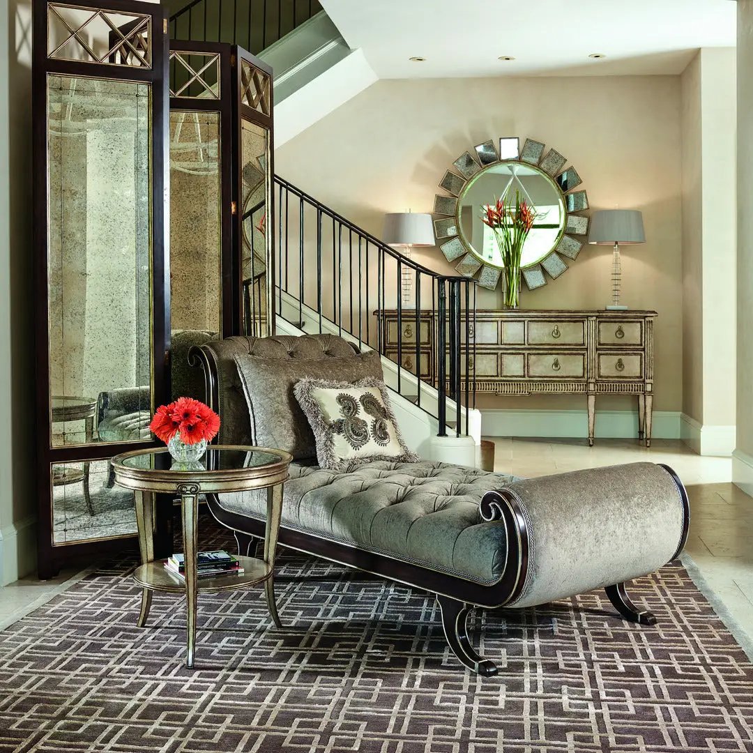 Aphrodite Chaise