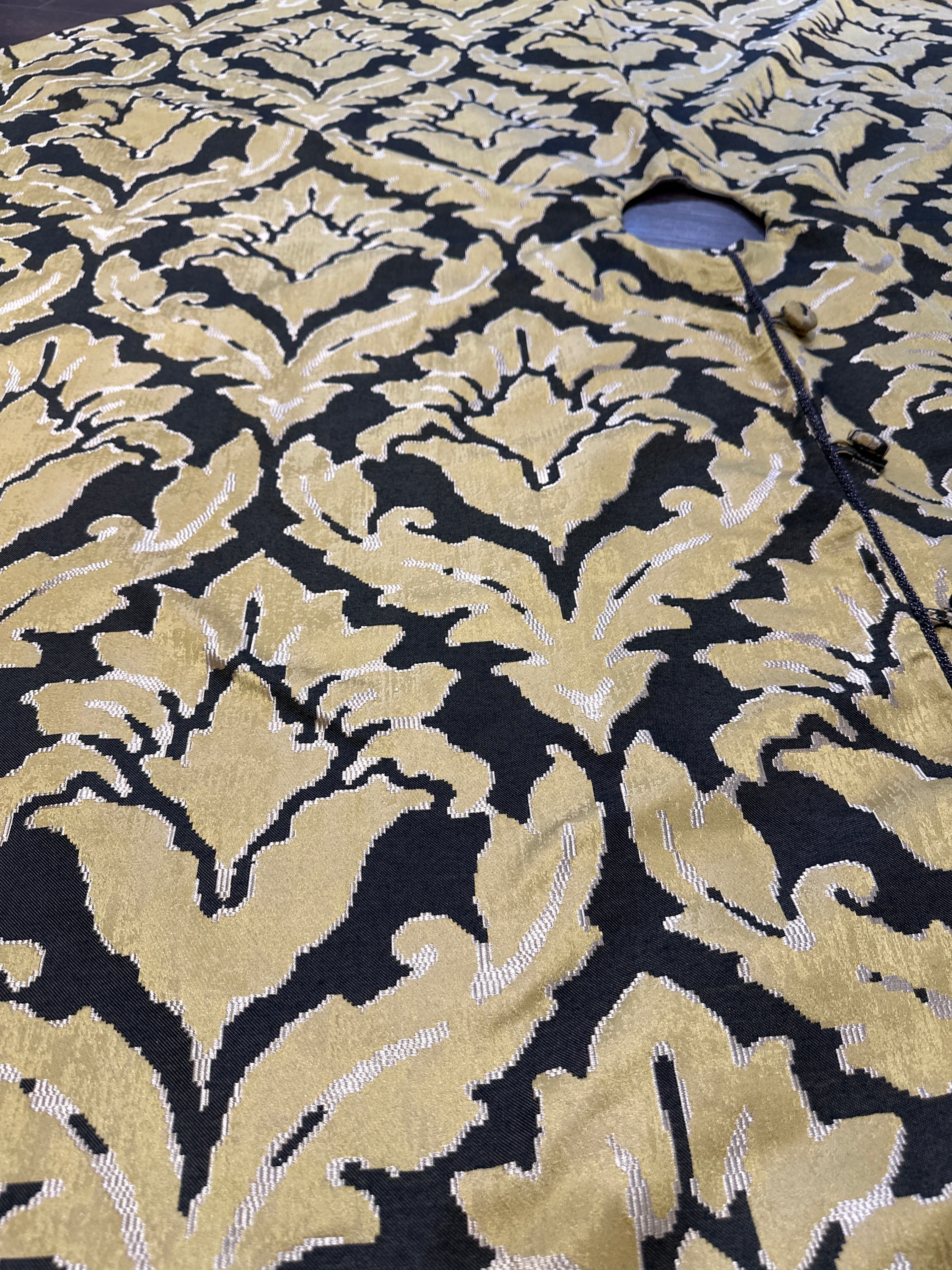 Black & Gold Damask Tree Skirt